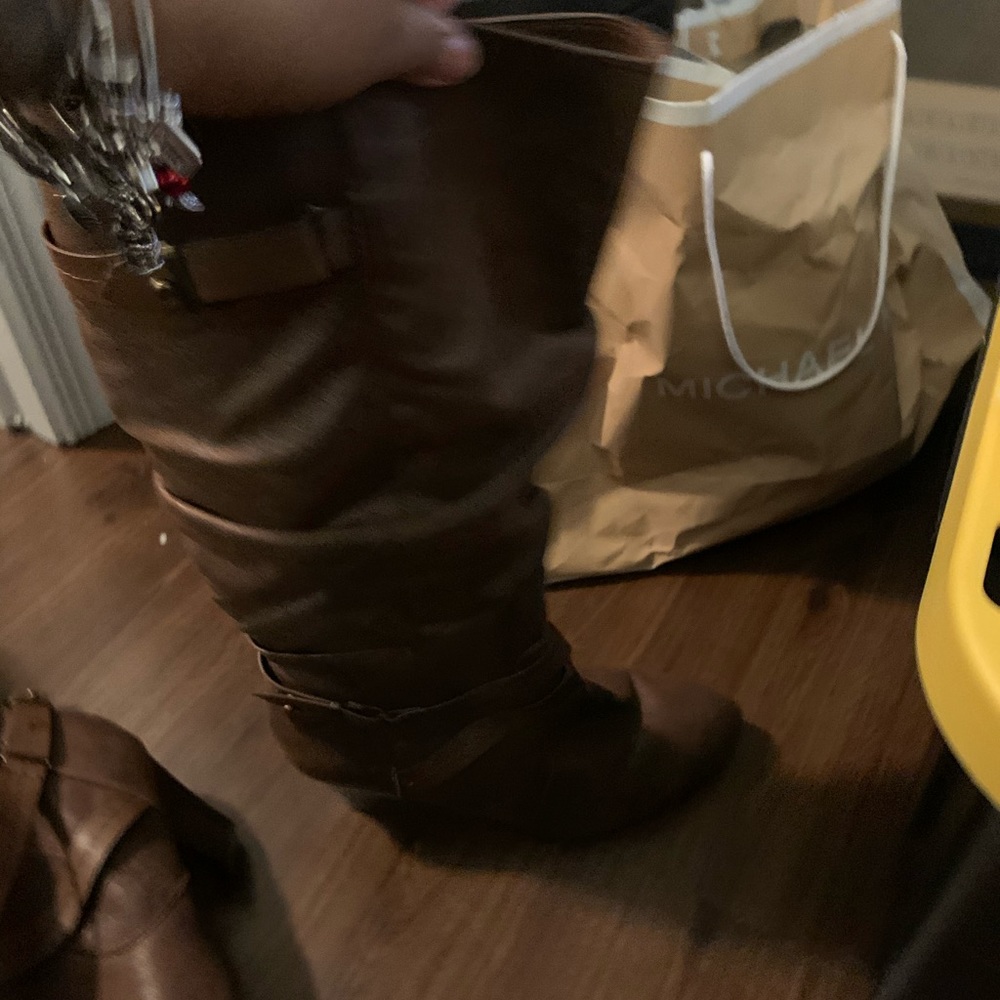 Boots - Picture 3 of 3